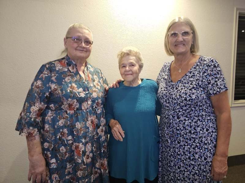 Helen Louise Hembd - Photo 28