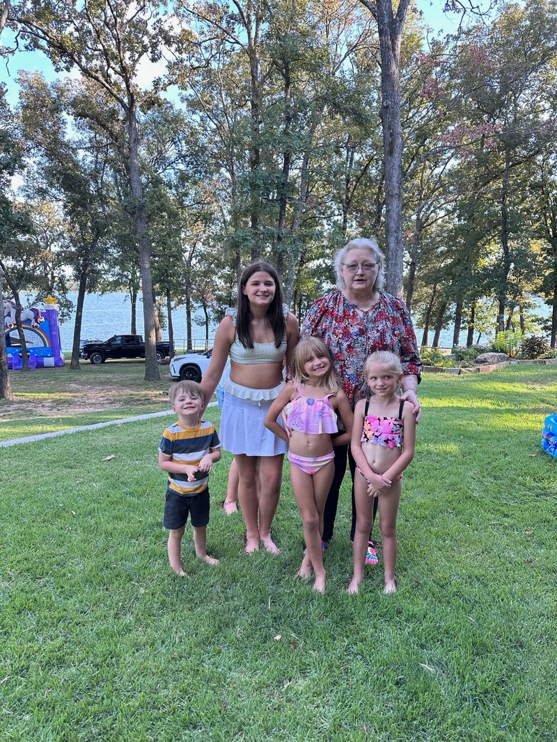 Helen Louise Hembd - Photo 31