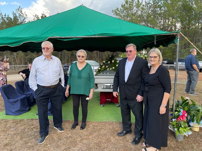 Helen Louise Hembd - Photo 36