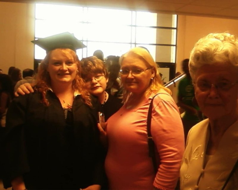 Helen Louise Hembd - Photo 72