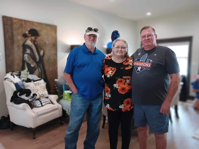 Helen Louise Hembd - Photo 98