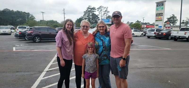 Helen Louise Hembd - Photo 125