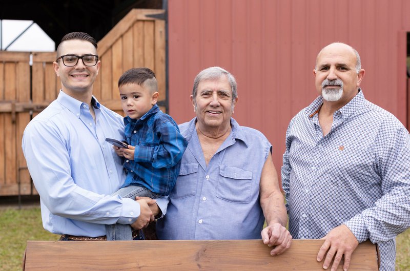 Roger Phillip Holsomback - Photo 17