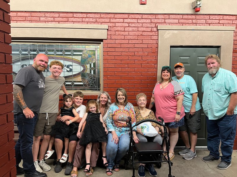 Betty Sue Guidroz - Photo 7