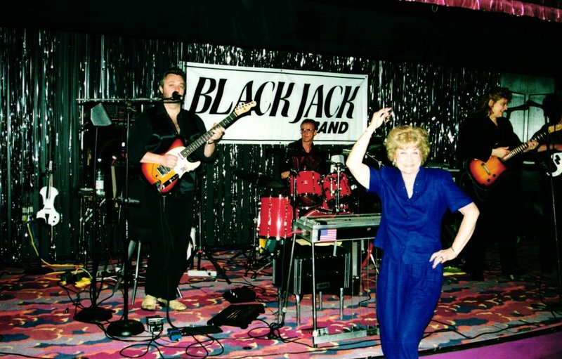 Dorothy Marie Roddam - Photo 131