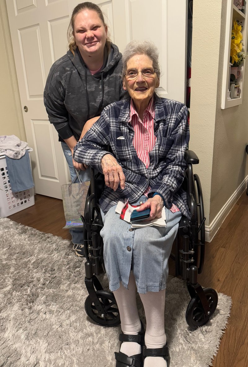 Lauryn Louise James - Photo 136