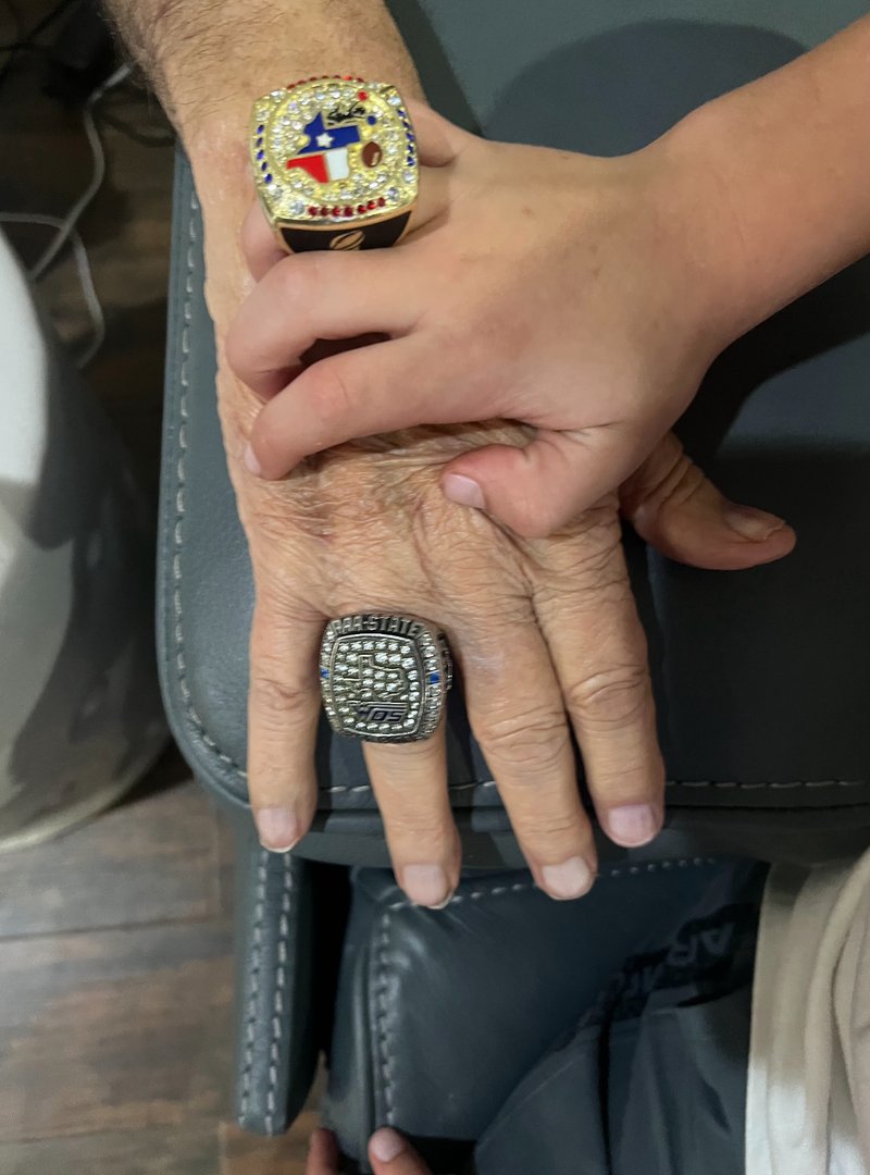 Coach Dan Ray Hooks - Photo 12