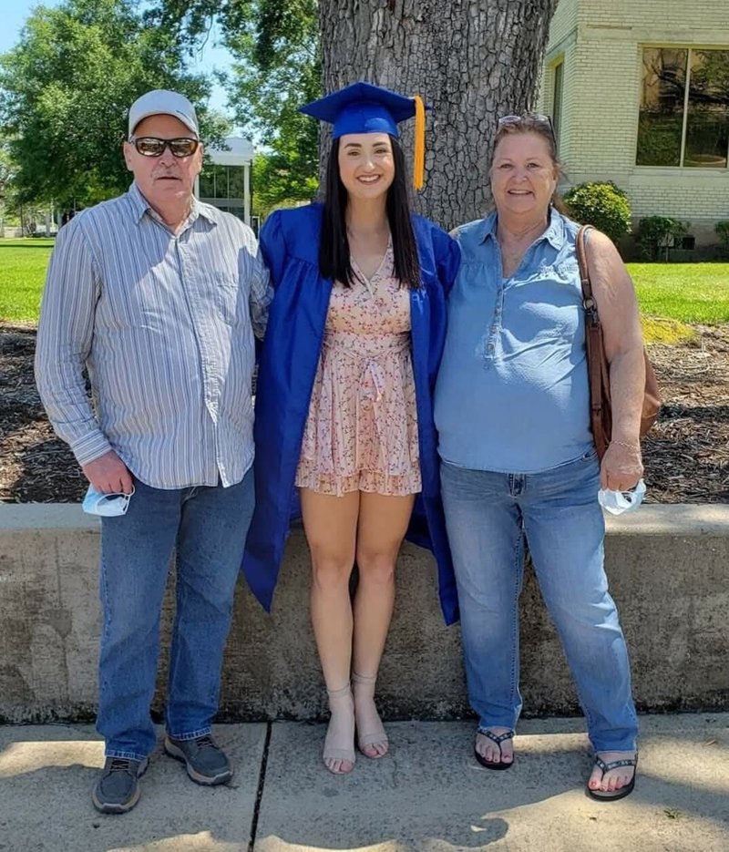 Madeline Carol Moore - Photo 22