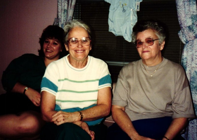 Mary Jane Dixon - Photo 159