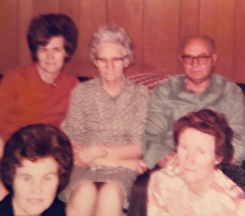 Thelma Lee Laughlin - Photo 16