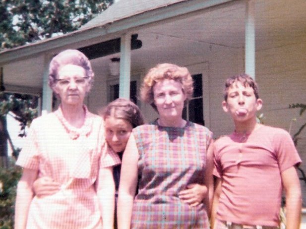 Thelma Lee Laughlin - Photo 170