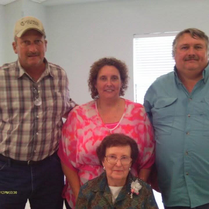 Thelma Lee Laughlin - Photo 238