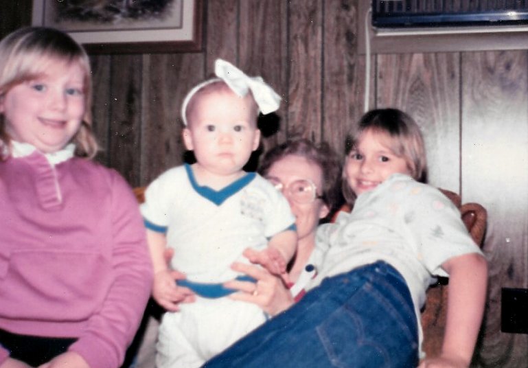 Thelma Lee Laughlin - Photo 257