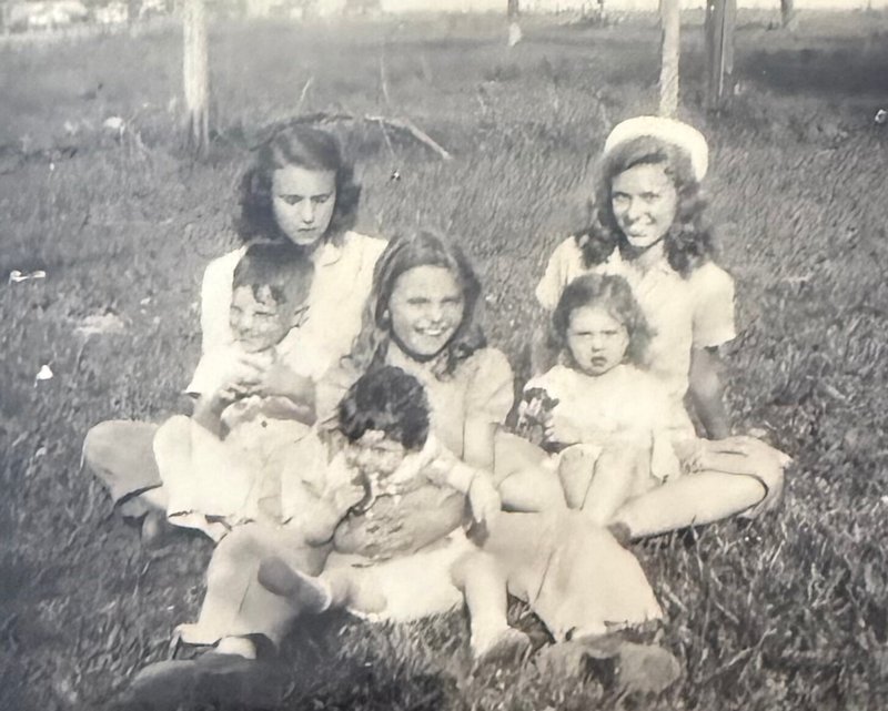 Vivian Ruth McMillan - Photo 110