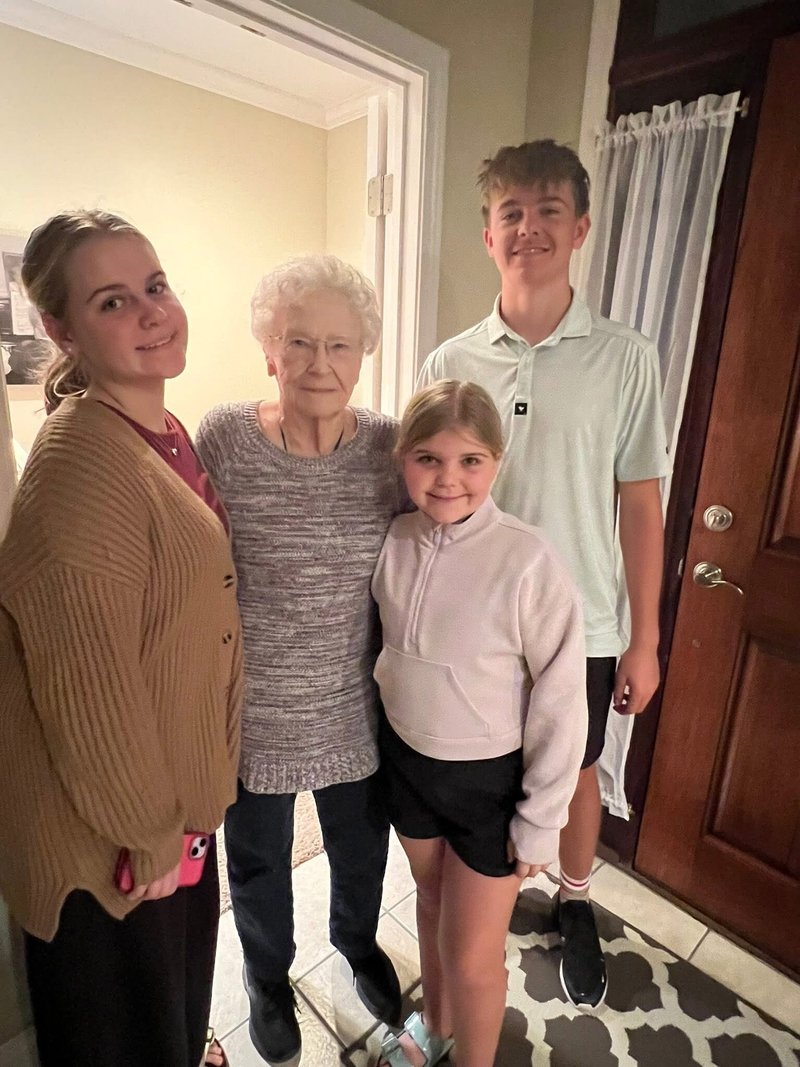 Vivian Ruth McMillan - Photo 127