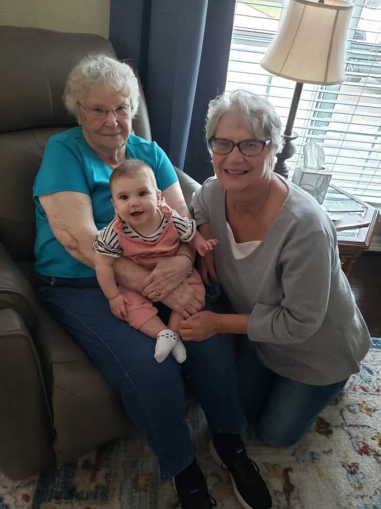 Vivian Ruth McMillan - Photo 129