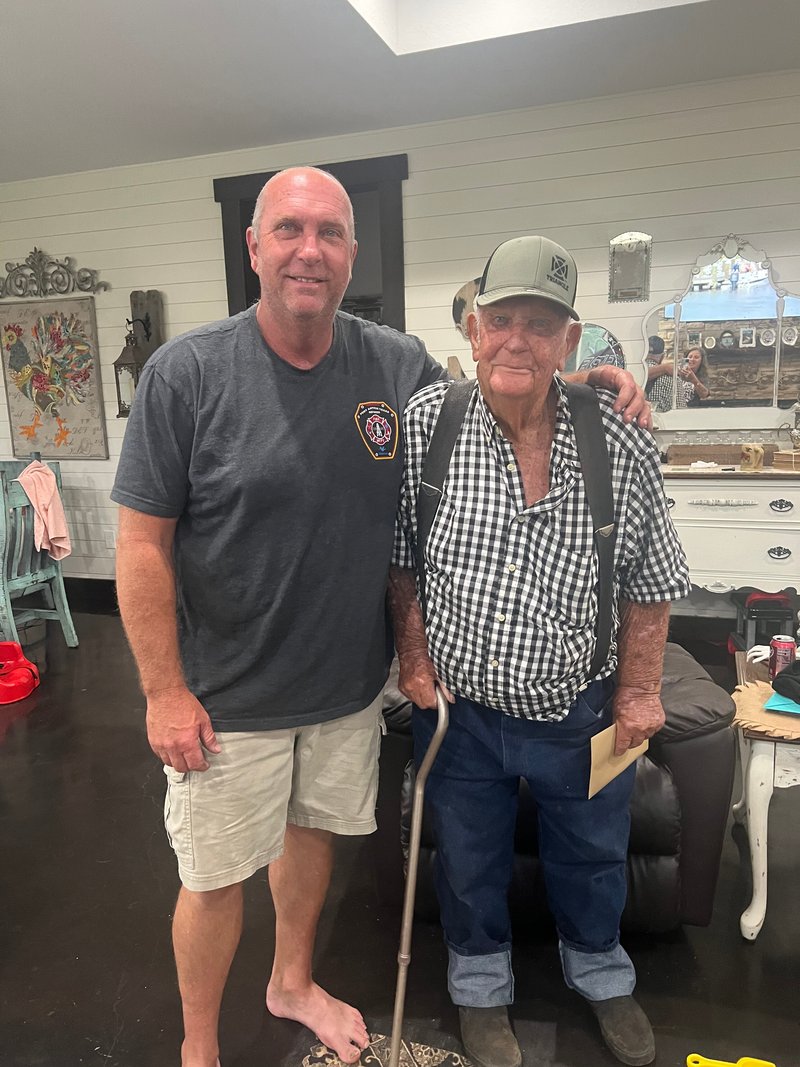 Chris Simmons - Photo 2