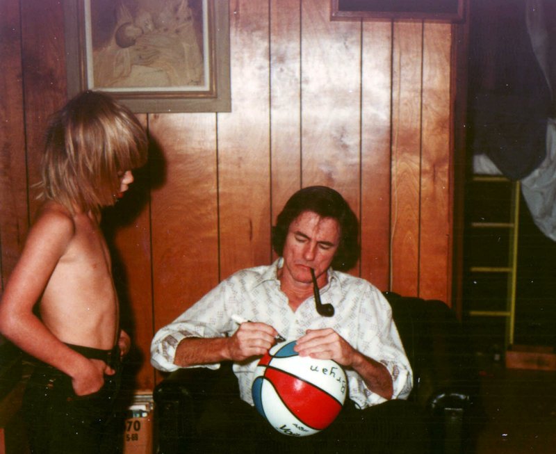 Dale Gordon Hutson - Photo 2