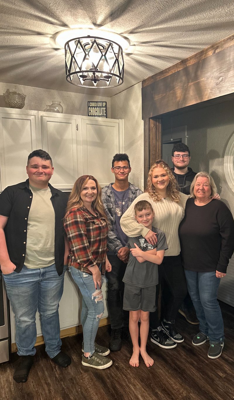 Michelle "Shell" Mathis - Photo 192