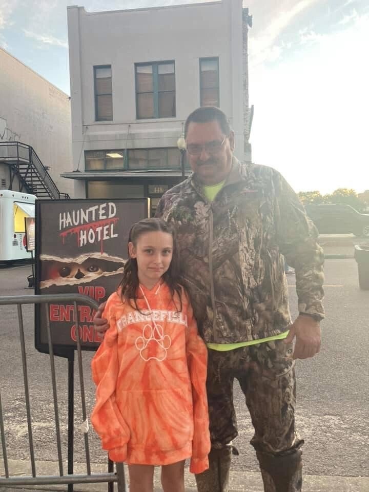 Ivan Ray Dixson - Photo 32