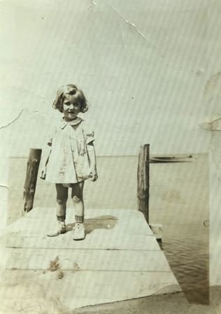 Shirley May Young - Photo 69