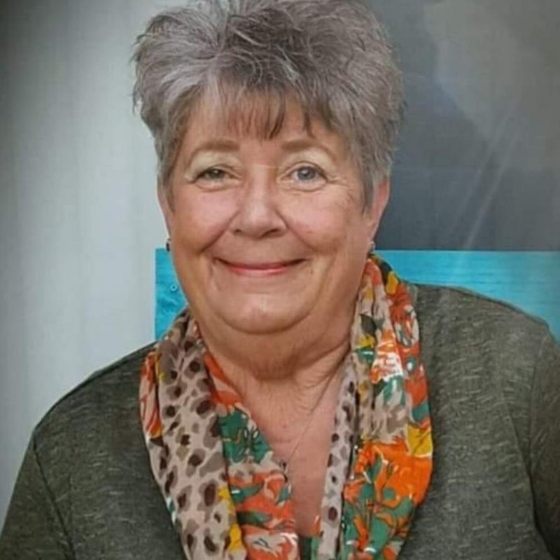 Linda Lou Yokum - Photo 2