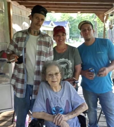 Evelyn Rose Montgomery - Photo 25