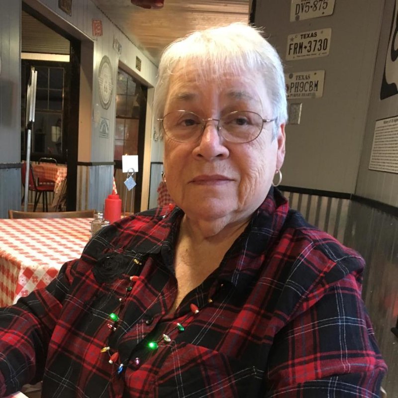 Sylvia Lopez - Photo 11