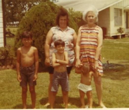 Sylvia Lopez - Photo 13