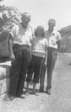 Robert "Bobby" Arch Martin - Photo 32