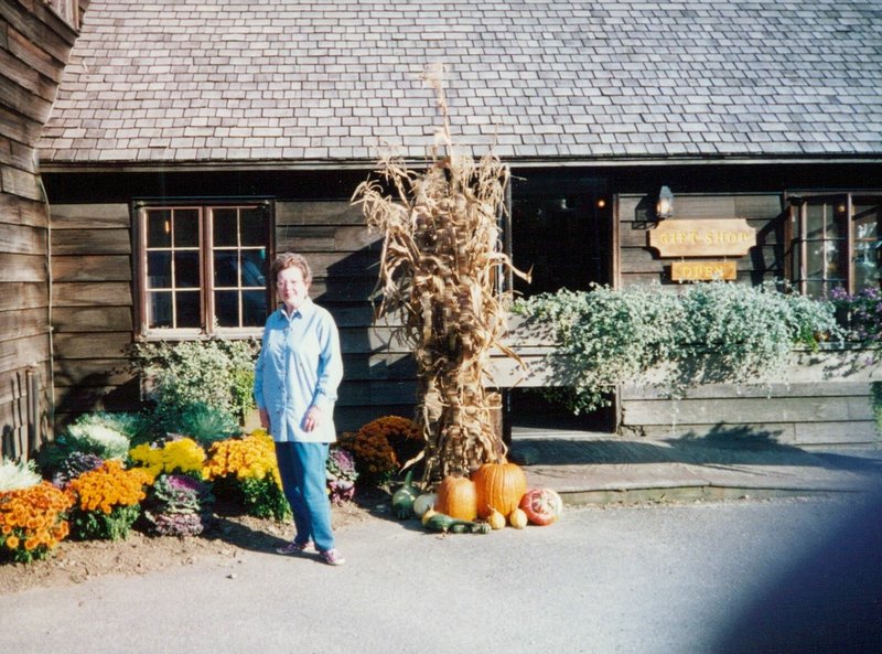 Shirley Butcher Burney - Photo 4