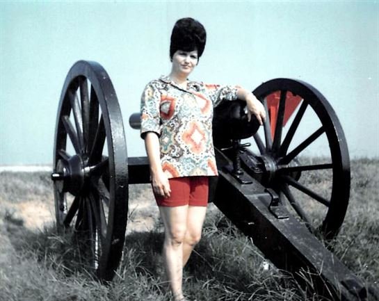 Bonnie Swanson - Photo 17