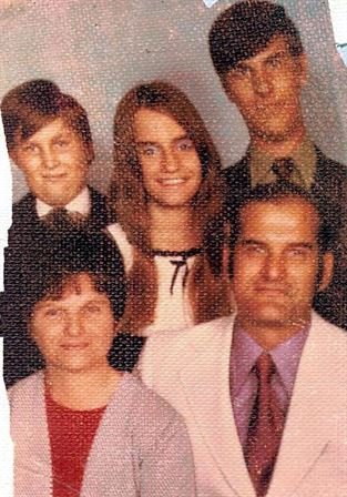 Hollis Perry Huff - Photo 11