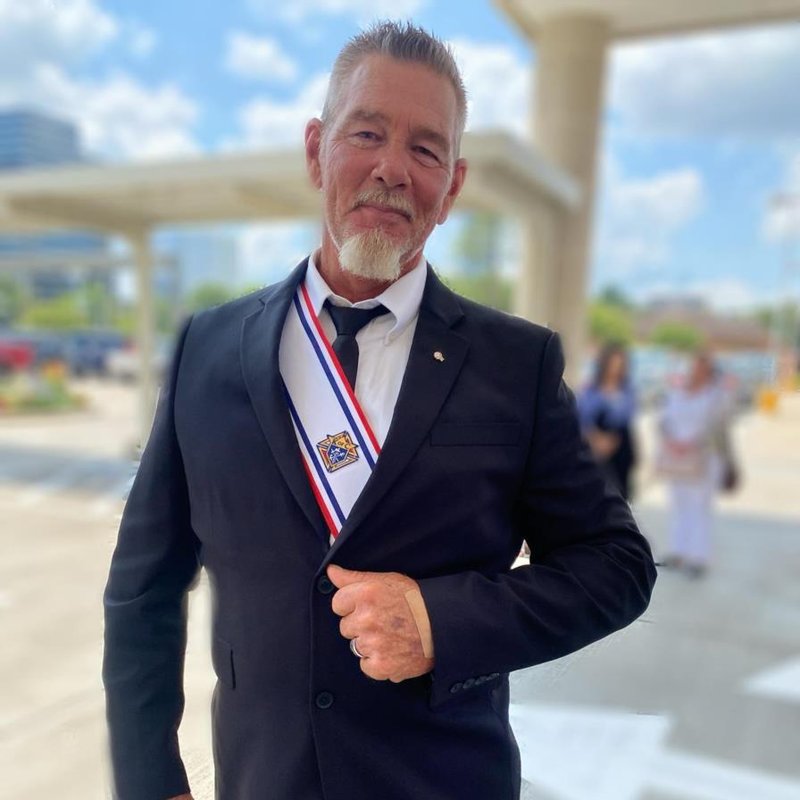 Daniel Wayne Sadler - Photo 2