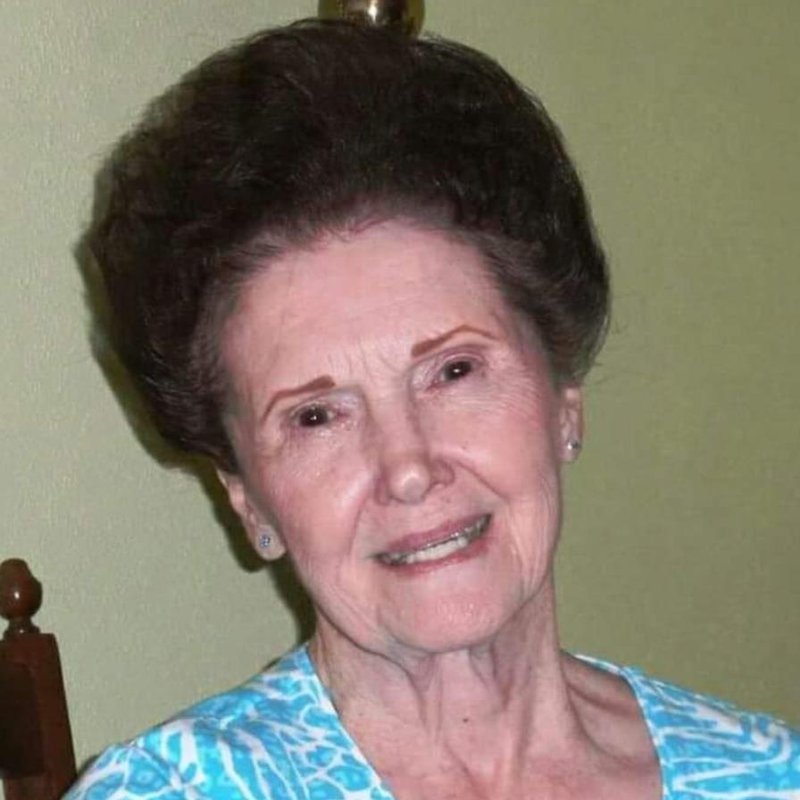 Evelyn Walker Hughes - Photo 2