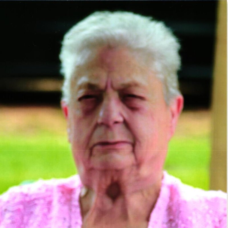 Iva Nell Hogg - Photo 2