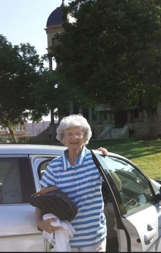 Marietta Howington - Photo 4