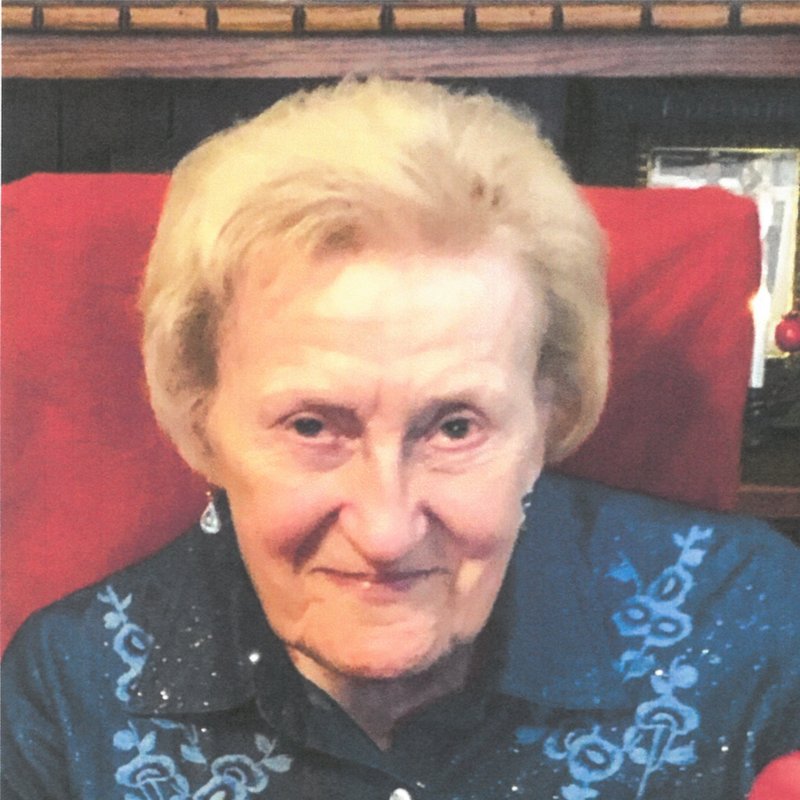 Helen Weaver - Photo 2