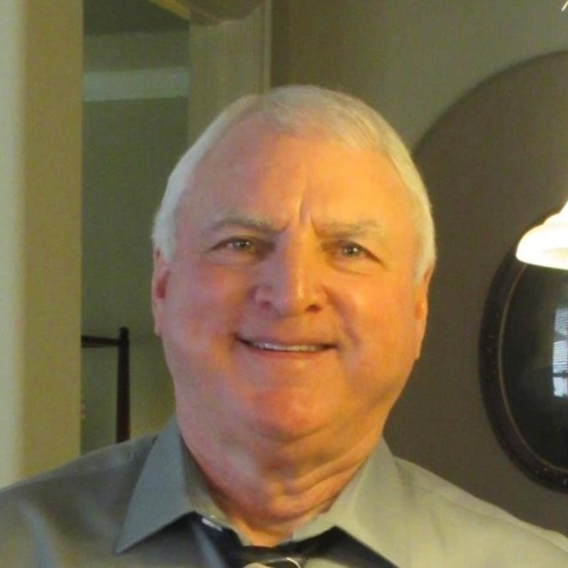 Hal Wade Porterfield - Photo 2