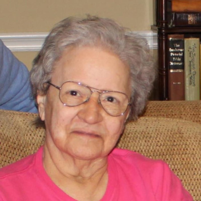 Linda Burrow Easley - Photo 2