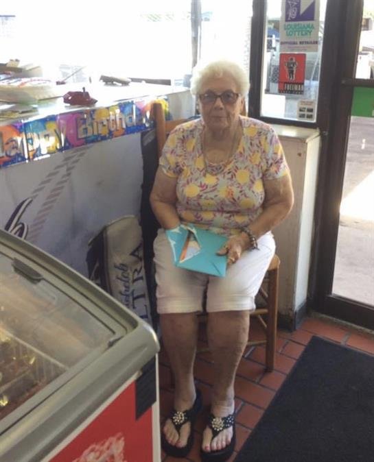 Laura "Nana" Lee Denham Mooney - Photo 3