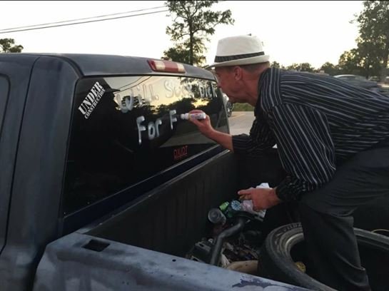 Timothy Hinson - Photo 21