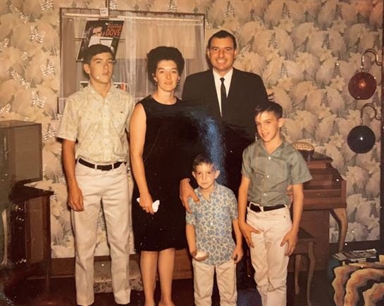 Michael Edward Hutson - Photo 6