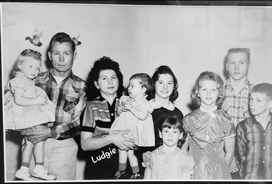 Edith D. Vincent Hanks - Photo 72