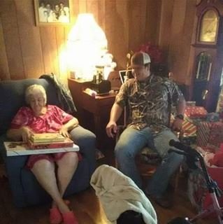 LaDonna Jean Laughlin - Photo 9