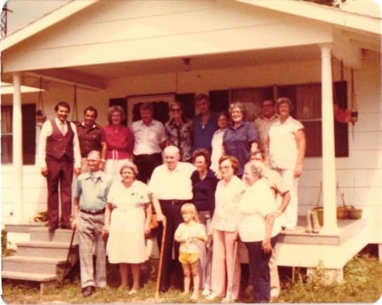 LaDonna Jean Laughlin - Photo 21