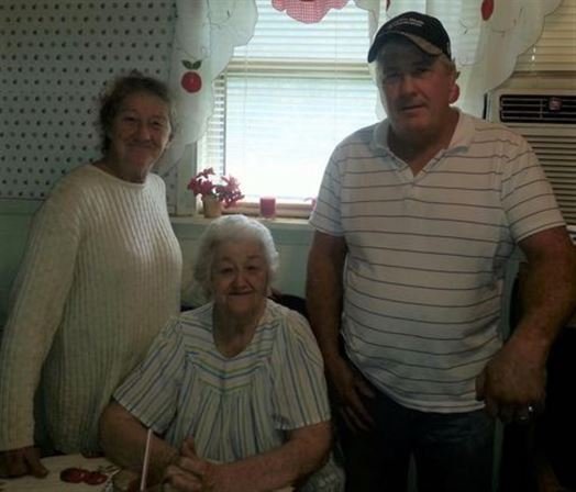 LaDonna Jean Laughlin - Photo 24