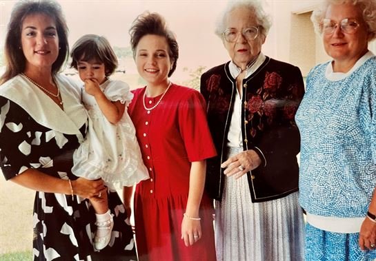 Elizabeth "Betty" Garrett Lundquist - Photo 3