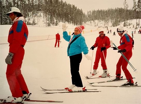 Elizabeth "Betty" Garrett Lundquist - Photo 9