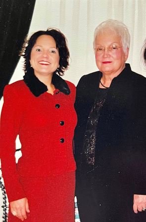 Elizabeth "Betty" Garrett Lundquist - Photo 12